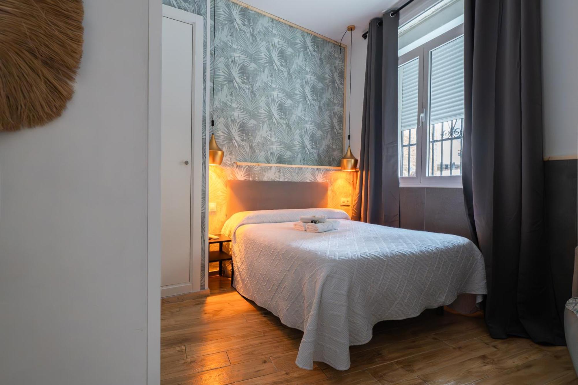 Budget Double Room Private Bathroom 1 Double Bed